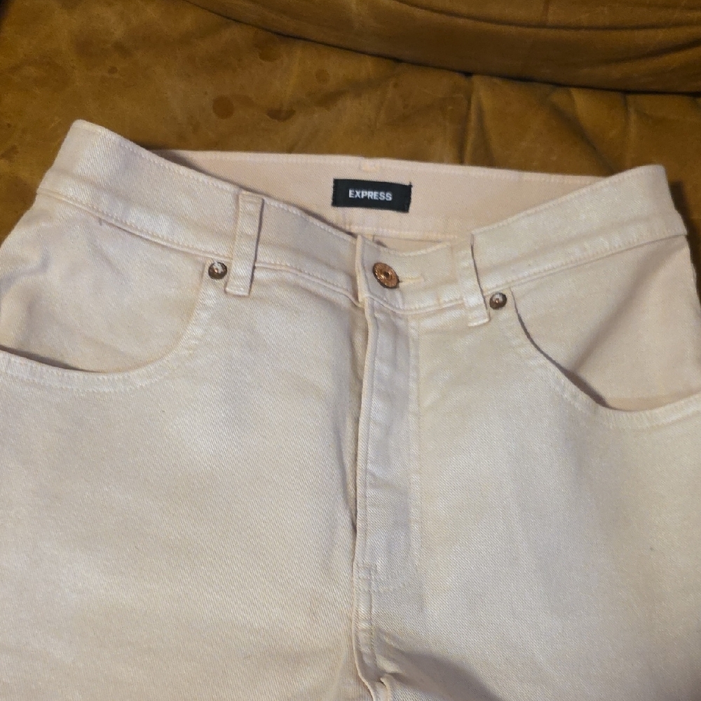 Express Women's Light Tan Jean Shorts - Picture 5 of 13